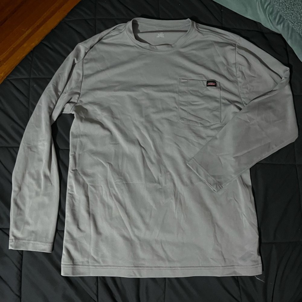 original DICKIES men’s medium grey single-pocket long sleeve shirt